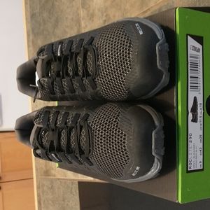 Inov8 Roclite 290 men's 10 NIB